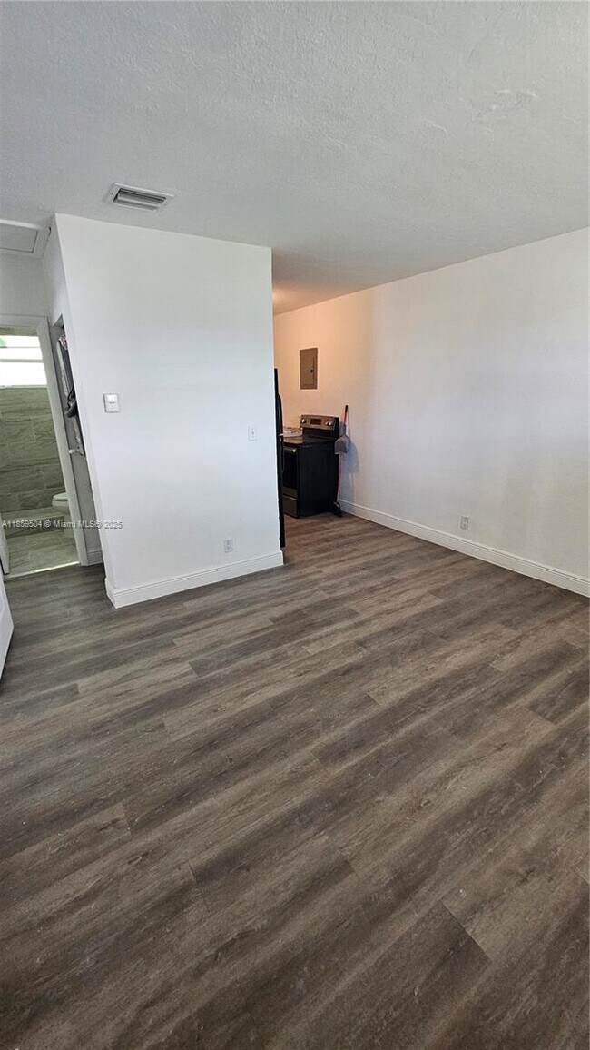 Building Photo - 11750 SW 212th St