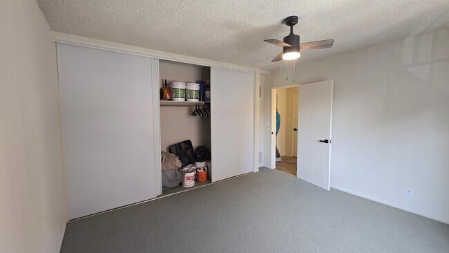 Building Photo - 526 S St Andrews Pl