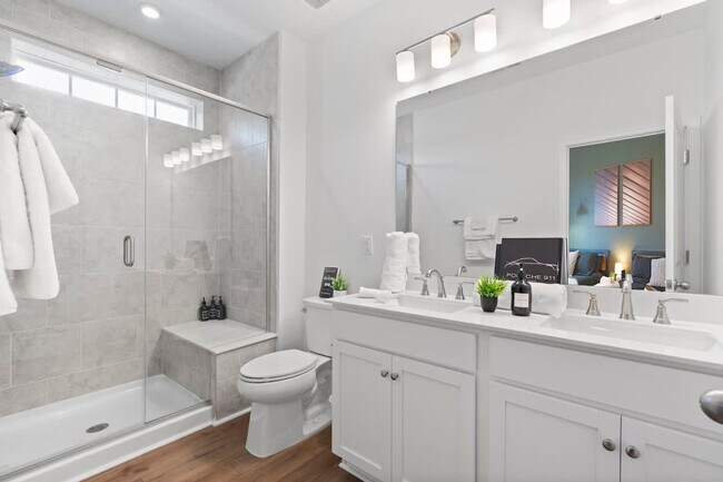 Building Photo - 1131 Fairway Green Ln