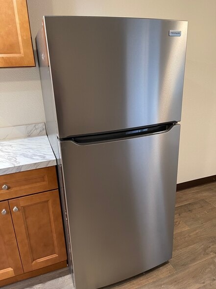 Building Photo - 1805 NE Hillaire Ct