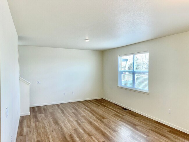 Building Photo - Beautiful 2 Year Old Home In Monument, wit...