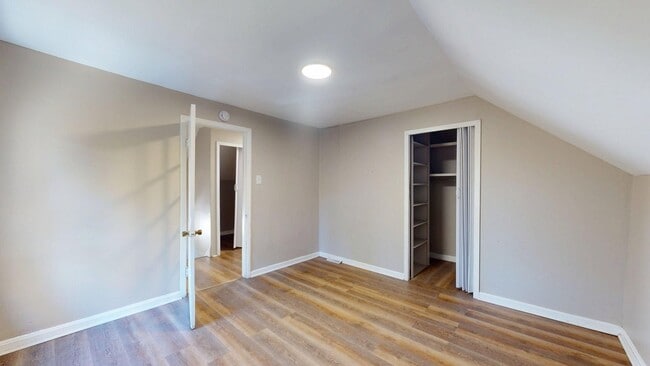 Building Photo - 2818 E 119th St