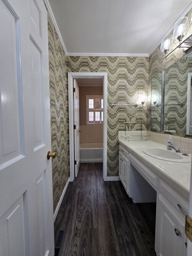 Building Photo - 3 Bedroom 2 Bath home in Shawnee!