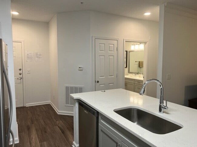 Building Photo - 32000 Gardner Dr