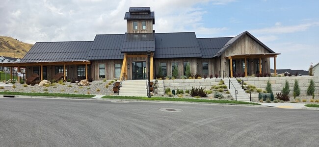 Building Photo - 8522 W Cordero Dr