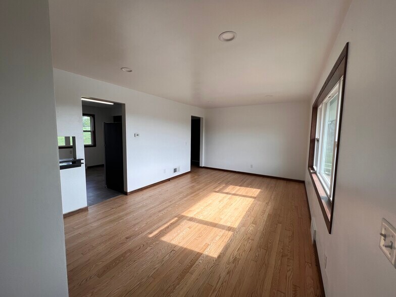 Building Photo - 110 Ridge Dr