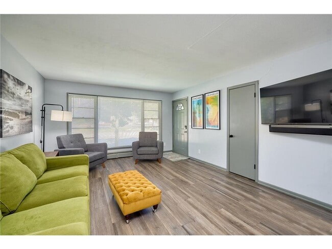 Building Photo - 1284 Snelling Ave N