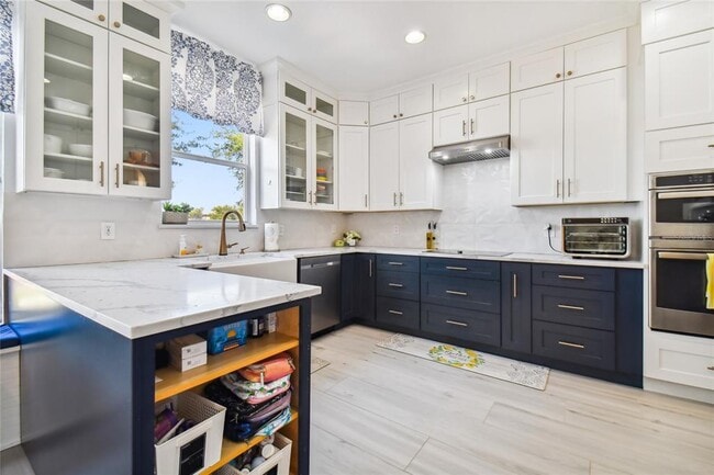 Building Photo - 18026 Java Isle Dr