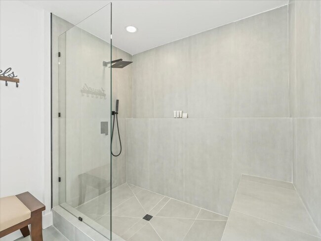 Building Photo - 3811 River Grove Ct