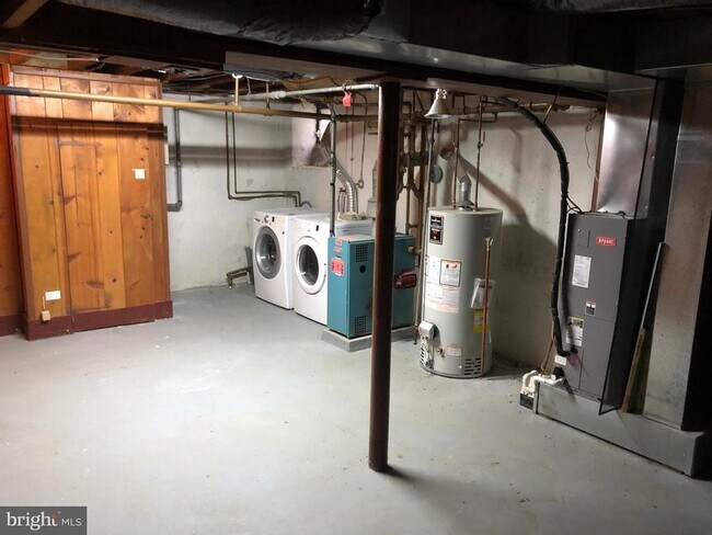 Building Photo - 34 Braeburn Rd