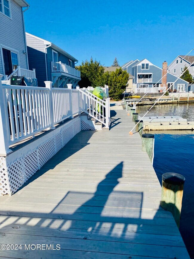 Building Photo - 308 Cove Dr