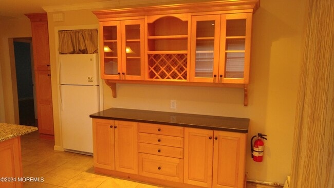 Building Photo - 48 Rodhos St