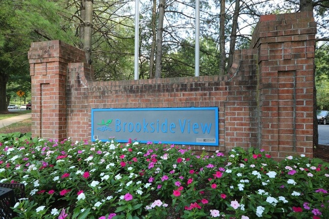 Building Photo - 18336 Streamside Dr