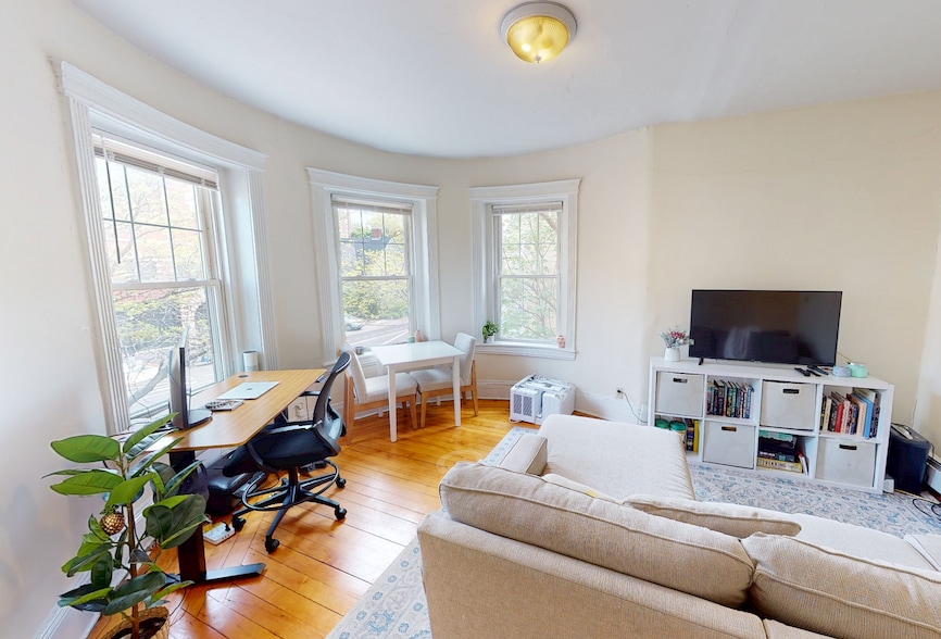 Apt 1 - 672 Washington St