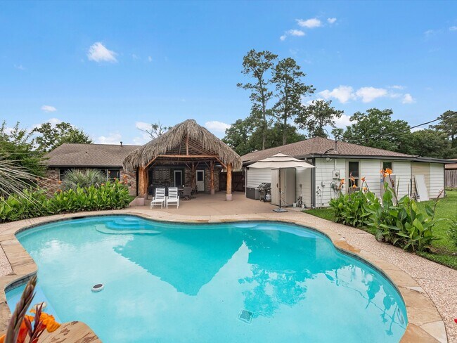 Building Photo - 12701 Manorwood Ln