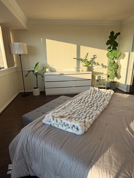 Building Photo - 426 S 1000 E