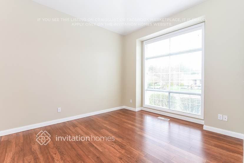 Building Photo - 3525 Crystal Ridge Dr SE