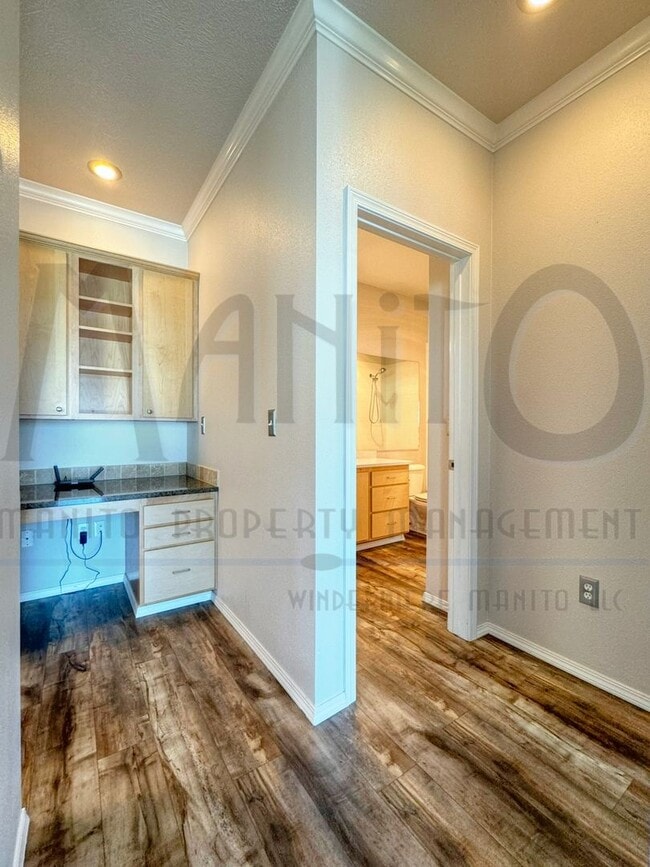 Building Photo - Stunning Liberty Lake Condo