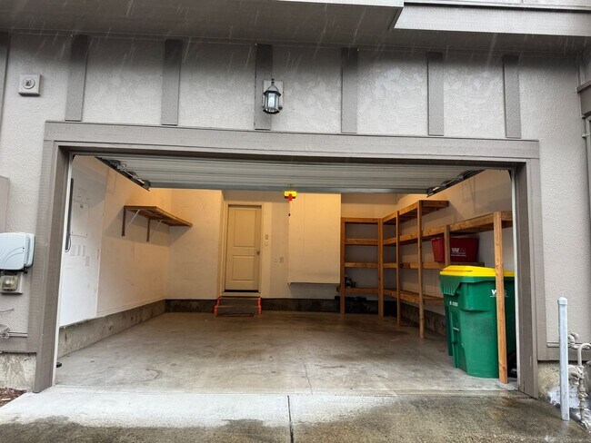 Building Photo - Beautiful 2br/2.5ba Townhome in Arbor Parc...