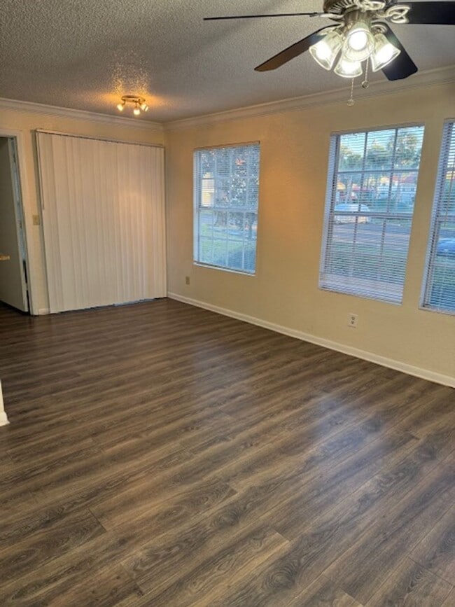 Building Photo - Lexington Place 2 bedroom Condo