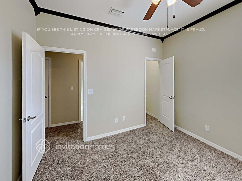 Building Photo - 3208 43rd Ave E