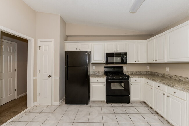 Building Photo - 3826 Dogwood Farm Rd