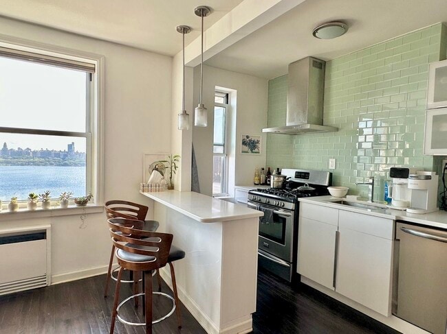 Building Photo - 8650 BLVD E