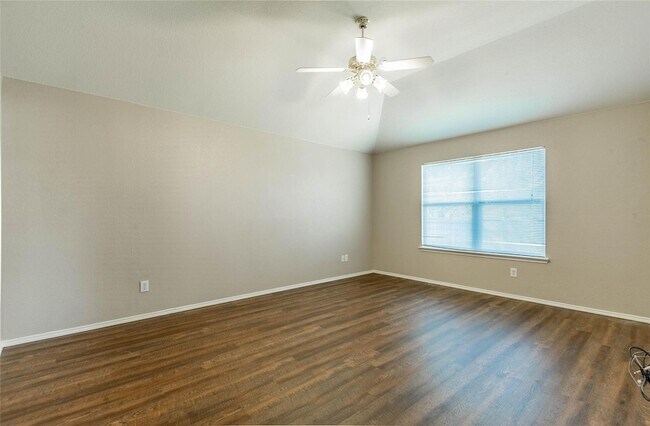 Building Photo - 4849 Carrotwood Dr