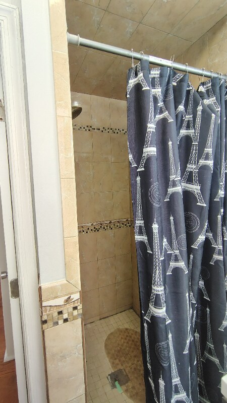 Building Photo - 523 W Nedro Ave