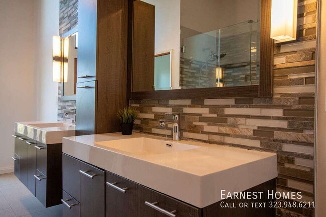 Building Photo - 11619 Lerdo Ave