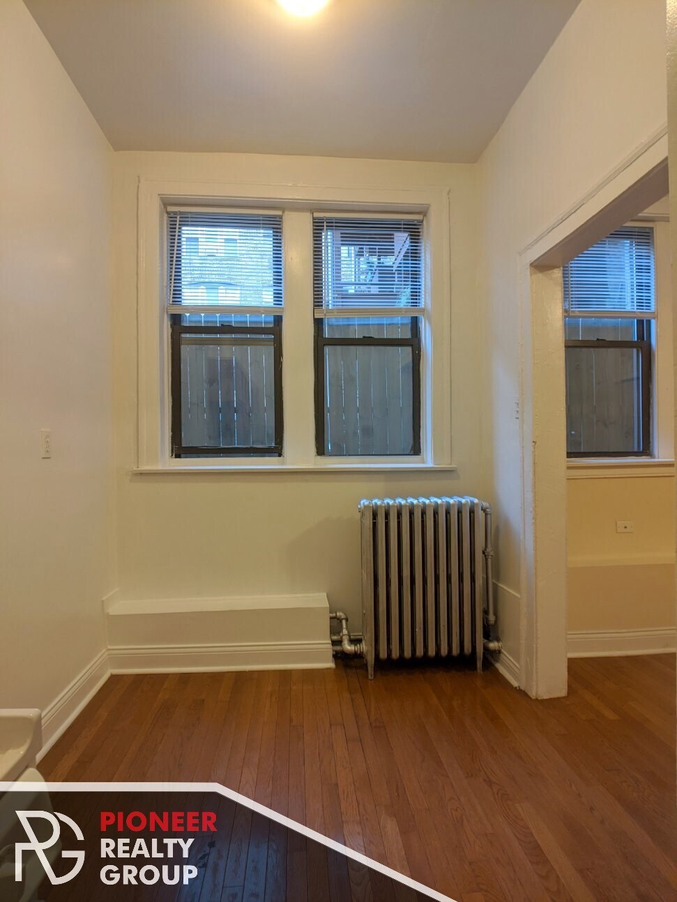 Building Photo - 4647 N Paulina St