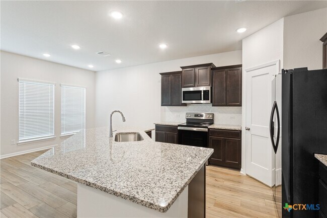 Building Photo - 2823 Fox River Dr
