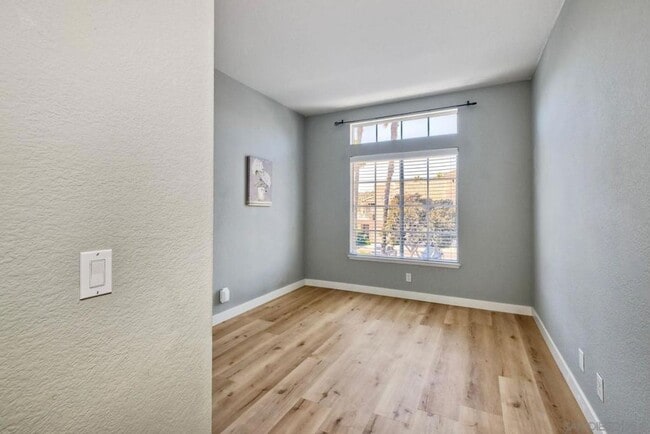 Building Photo - Beautiful 2 Bed, 2 Bath Sabre Springs Townhome with 1 Car Garage