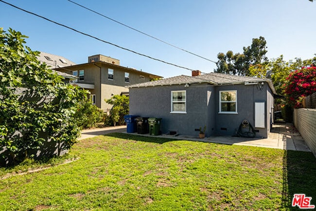 Building Photo - 2468 Glencoe Ave