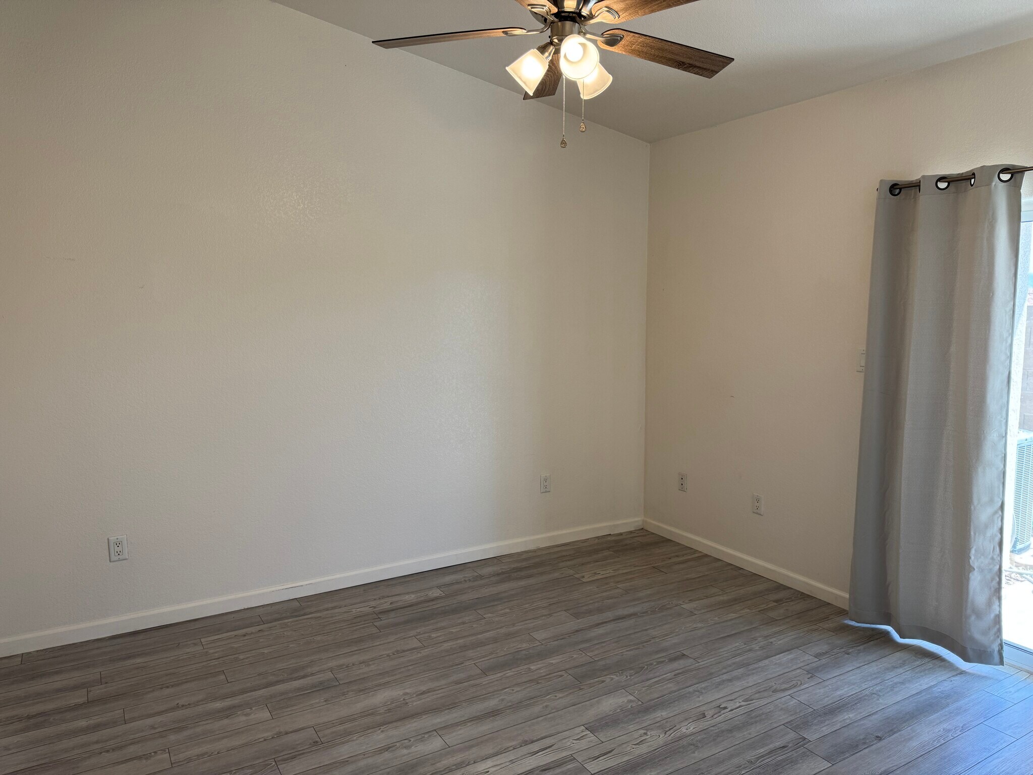 Building Photo - 11377 S Kingman Ave