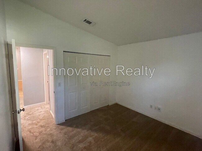 Building Photo - 110 Cobblestone Way