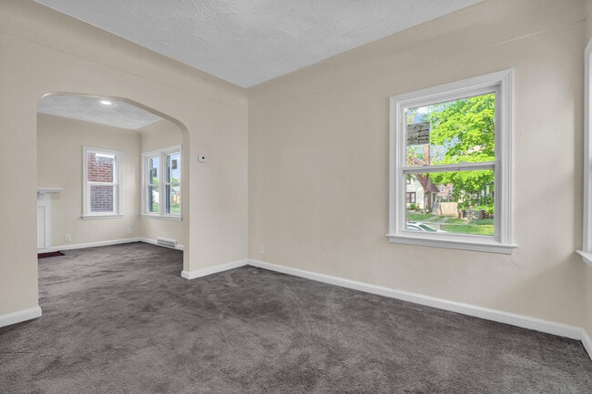 Building Photo - 13575 Rutherford St