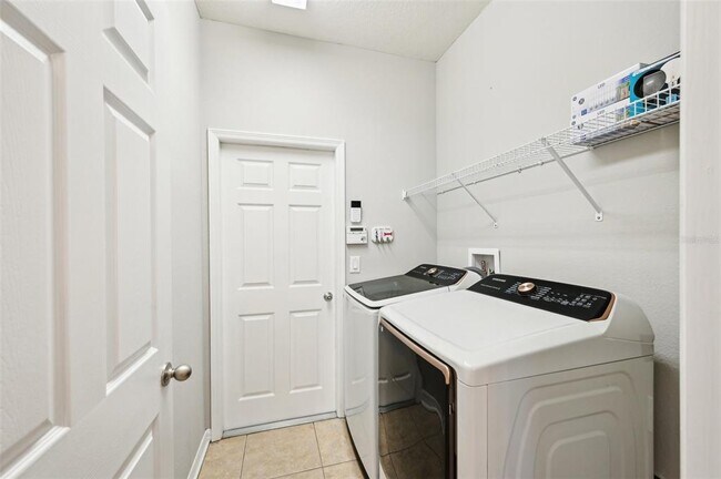 Building Photo - 12612 Avelar Creek Dr