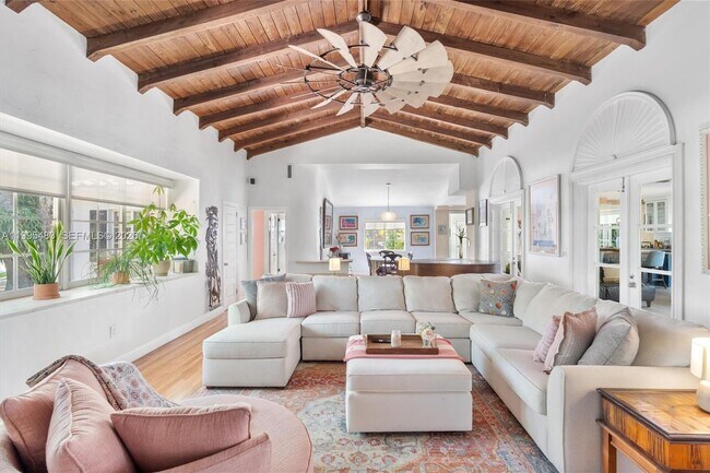 Building Photo - Northeast 5th Avenue Road, Miami Shores, FL 33138 - 5 BR 4 BA single-family home