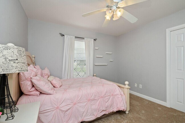 Building Photo - 615 St Martin Cove