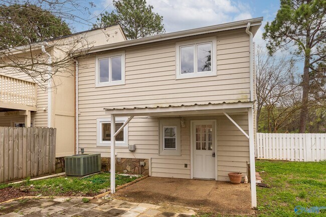 Building Photo - 401 Hobbs Rd SE