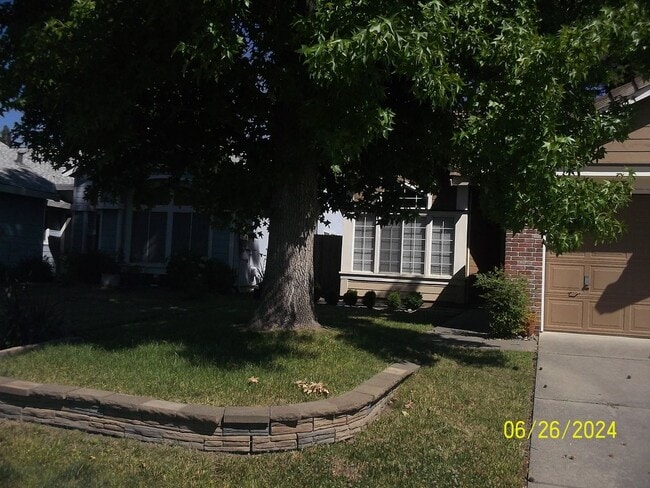 Building Photo - Woodcreek Oaks area home on quiet street