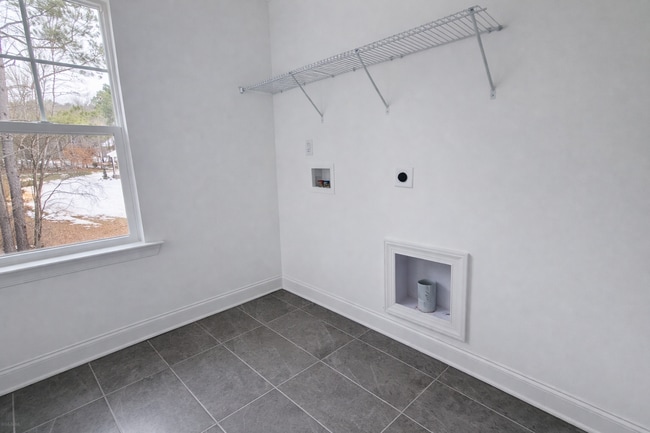 Building Photo - FIRST MONTH FREE - Beautiful 3BR 2.5BA Home in Statesville • 2 Car Garagge Tours