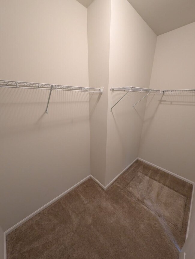 Building Photo - One Story Living in Port Orchard! Large 3 Bedroom Available for Rent!