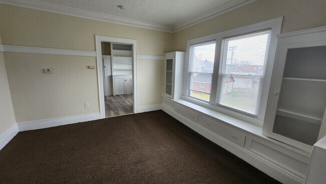 Building Photo - 4646 Blythin Rd