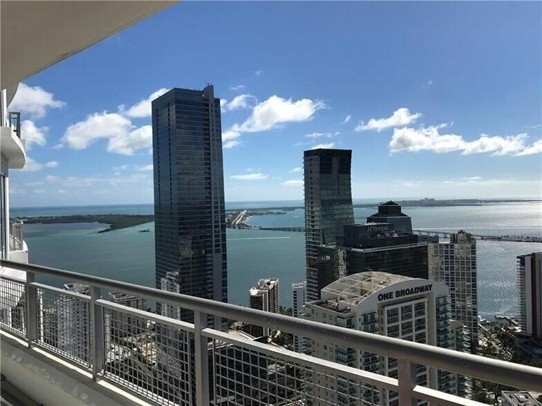 Building Photo - 60 SW 13th St