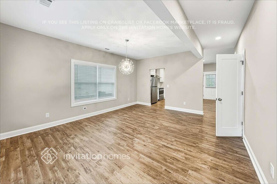 Building Photo - 310 Valley View Dr