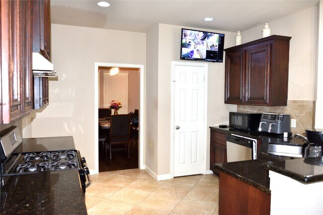 Building Photo - 5106 Autumn Rose Ln