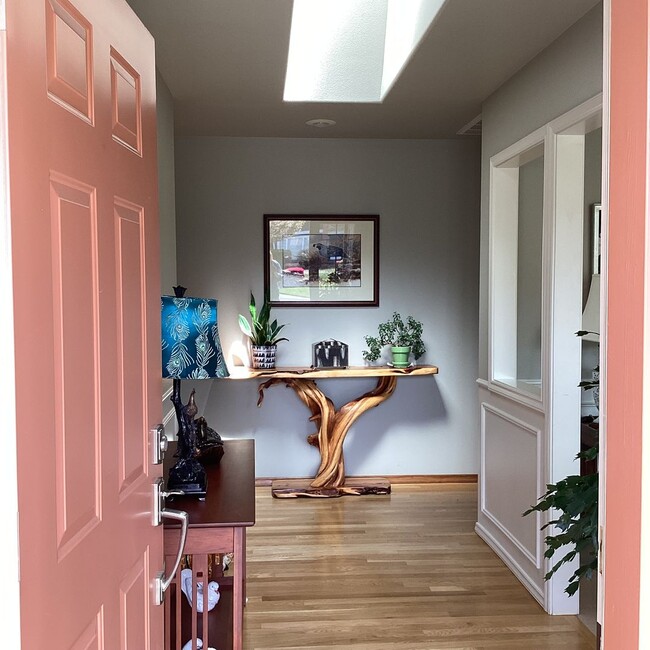 Building Photo - Charming Mukilteo Rambler in Fair Harbor