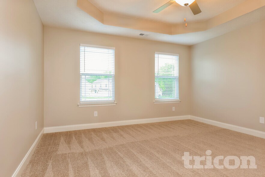 Building Photo - 716 Cedar Ln